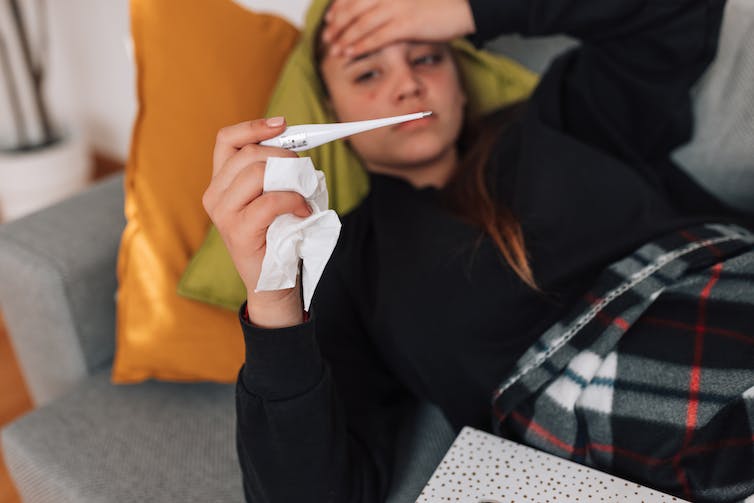 Strep throat can easily be confused with throat infections caused by viruses – here are a few ways to know the difference