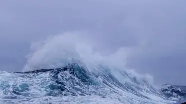 “Ubiquitous” – Scientists Discover That the Oceans Release Microplastics Into the Atmosphere