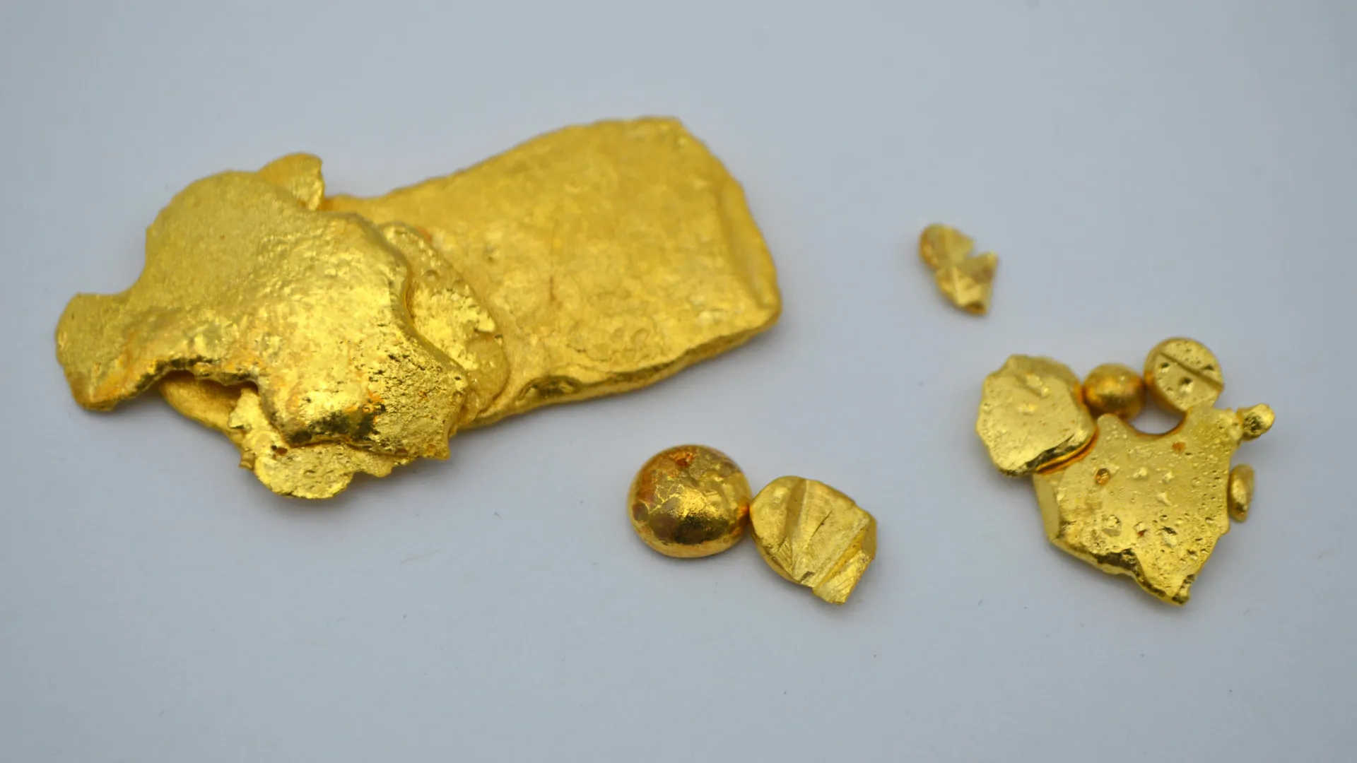 This breakthrough turns old tech into pure gold — No mercury, no cyanide, just light and salt
