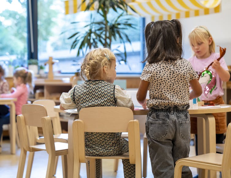 Pediatricians’ association recommends COVID-19 vaccines for toddlers and some older children, breaking with CDC guidance