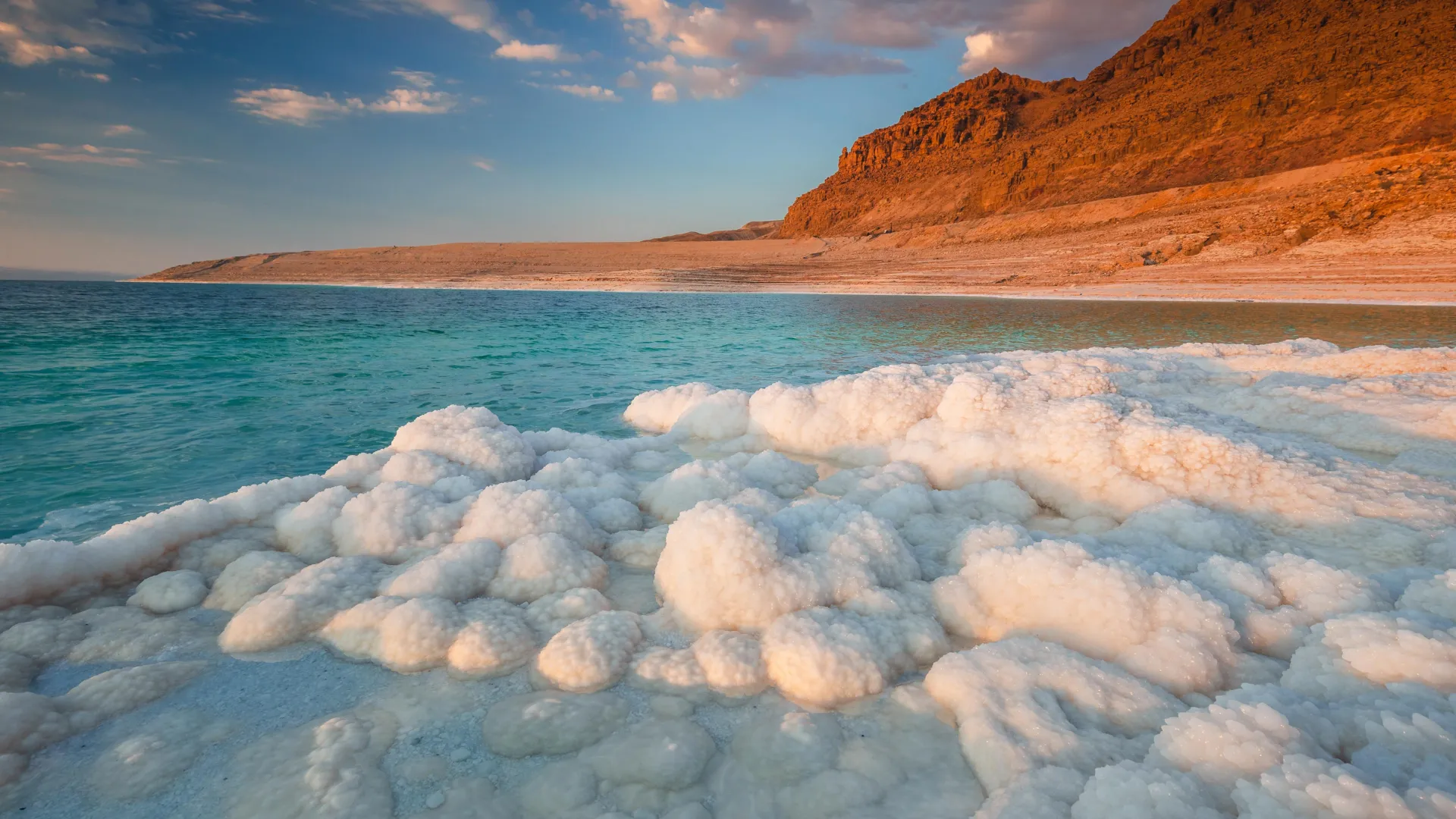 Scientists stunned by salt giants forming beneath the Dead Sea