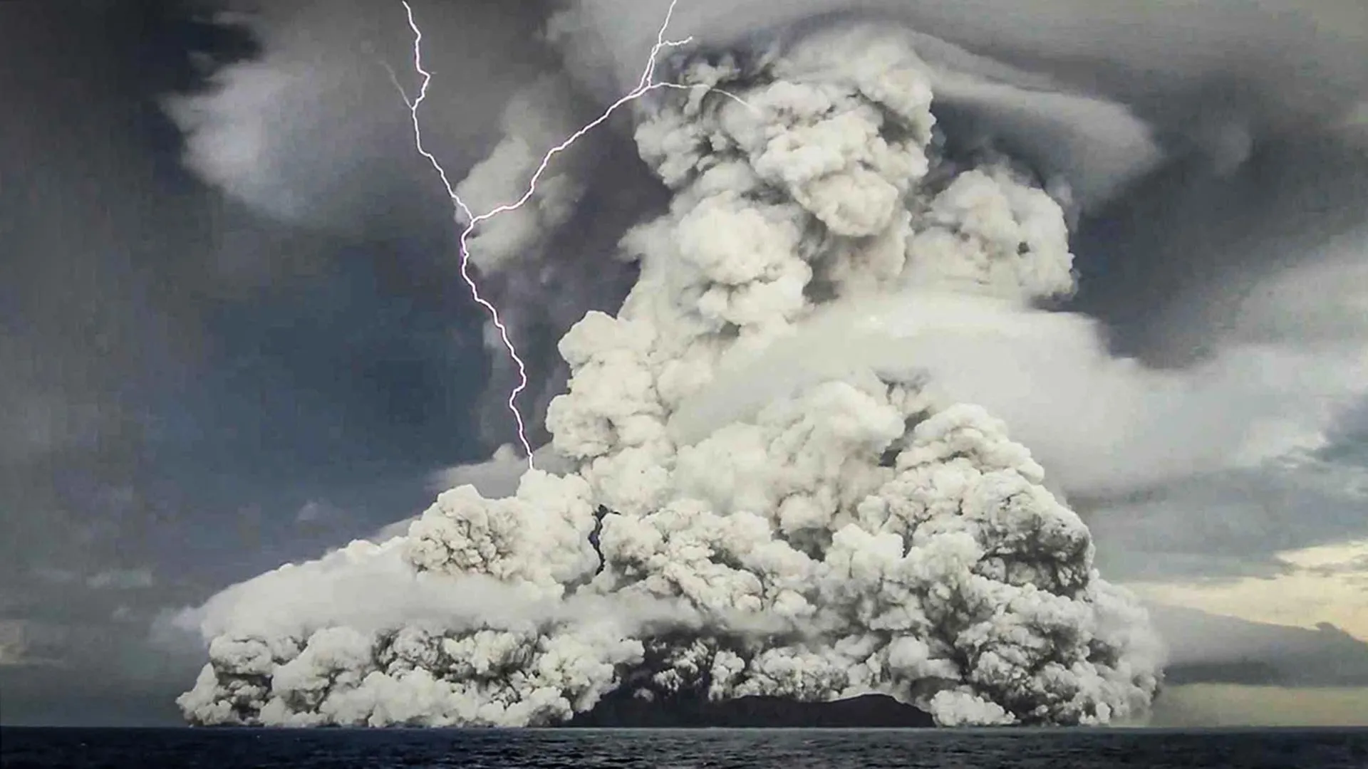 Scientists stunned as volcano cloud destroys methane in the atmosphere